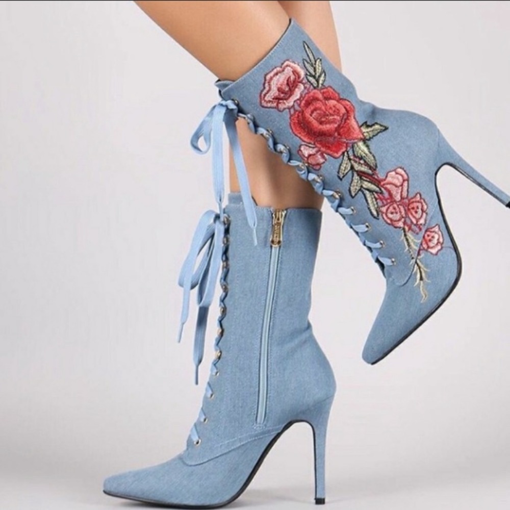 Blue jean floral boots sz
